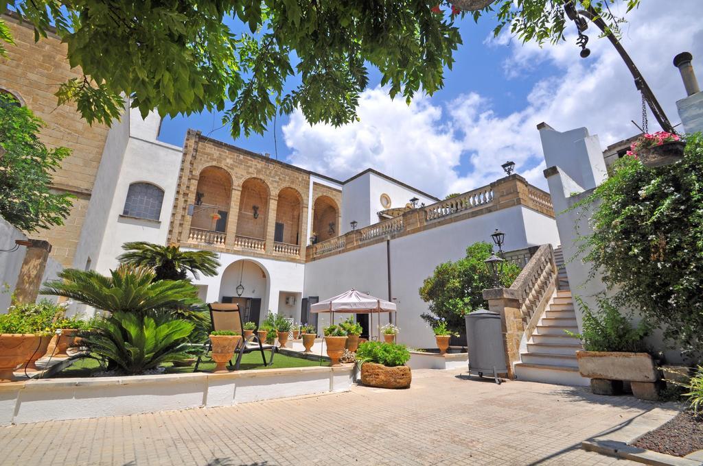 Palazzo De Donatis B&B Melissano Kültér fotó